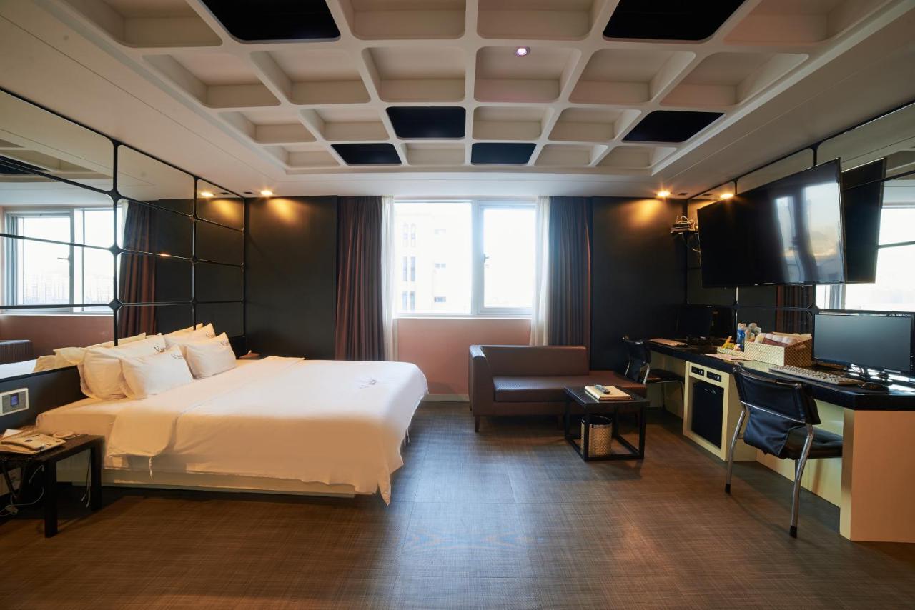 Busan Premium V Hotel Esterno foto