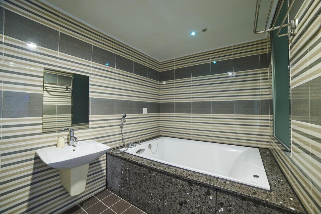 Busan Premium V Hotel Esterno foto